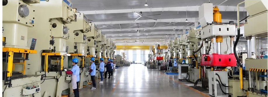 Mechanical press hall in production at the XCWY plant